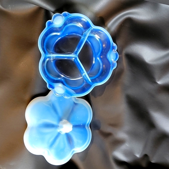 Lovely Blue Iridesent Dish & Lid - Picture 2 of 4